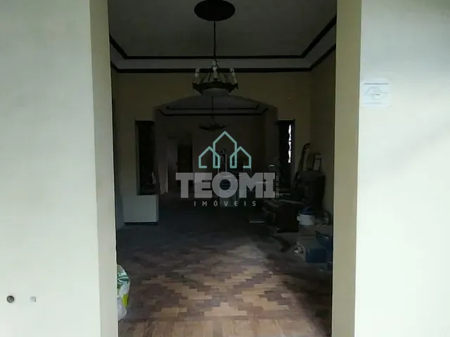 Sobrado com 250m² 3 quartos e 5 banheiros, para alugar, no bairro Centro em Taubaté