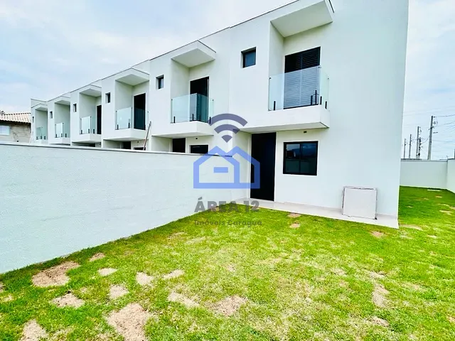 Sobrado com 100m² 2 quartos e 3 banheiros, à venda, no bairro Tarumã em Caraguatatuba