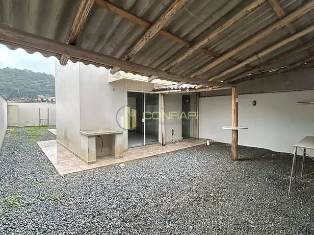 Sobrado 3 quartos e 3 banheiros, à venda, no bairro ALTO SÃO BENTO em Itapema