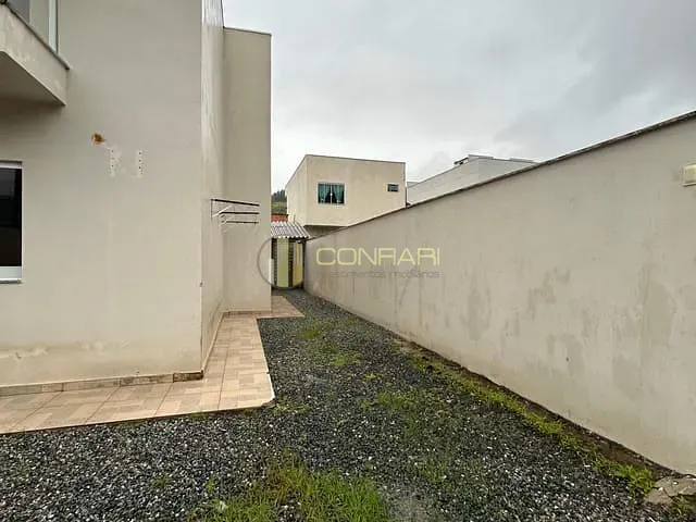 Sobrado 3 quartos e 3 banheiros, à venda, no bairro ALTO SÃO BENTO em Itapema