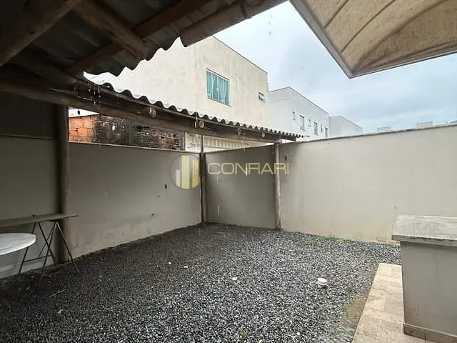 Sobrado 3 quartos e 3 banheiros, à venda, no bairro ALTO SÃO BENTO em Itapema