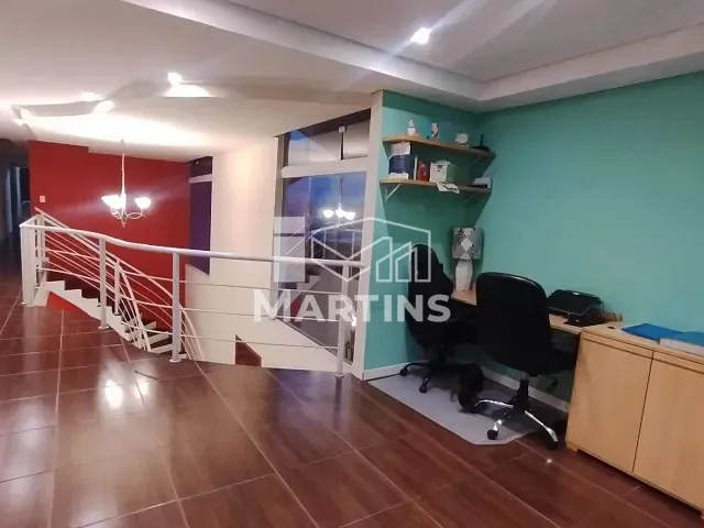 Sobrado 3 quartos e 3 banheiros, à venda, no bairro Jardim Sílvio Sampaio em Taboão da Serra