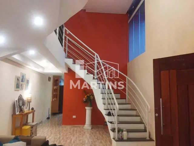 Sobrado 3 quartos e 3 banheiros, à venda, no bairro Jardim Sílvio Sampaio em Taboão da Serra