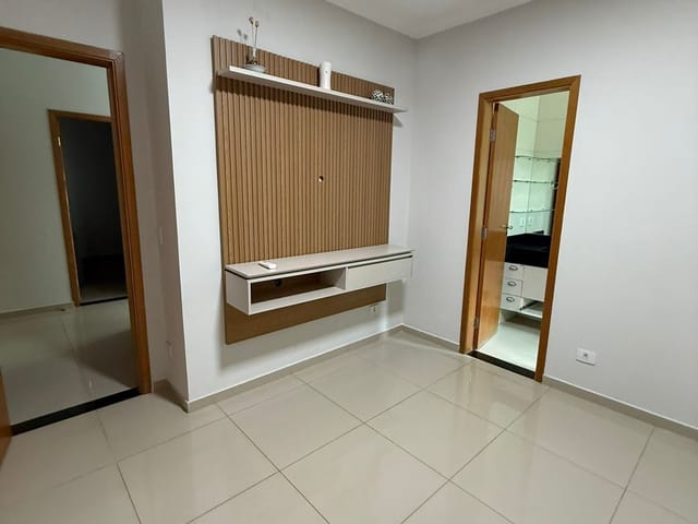 Sobrado com 101m² 3 quartos e 3 banheiros, à venda ou para alugar, no bairro Vila Vilas Boas em Campo Grande