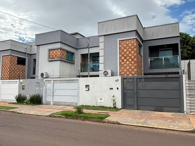 Sobrado com 101m² 3 quartos e 3 banheiros, à venda ou para alugar, no bairro Vila Vilas Boas em Campo Grande