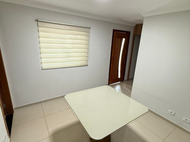 Sobrado com 101m² 3 quartos e 3 banheiros, à venda ou para alugar, no bairro Vila Vilas Boas em Campo Grande