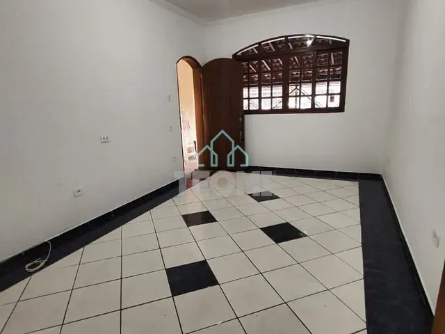 Sobrado com 125m² 4 quartos e 2 banheiros, à venda, no bairro Parque Aeroporto em Taubaté