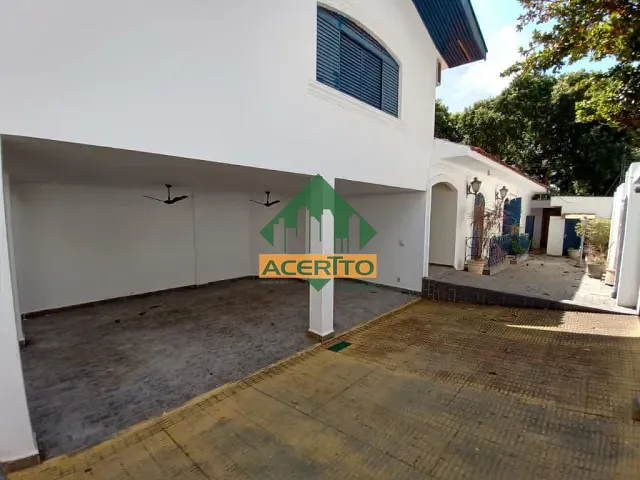 Sobrado com 705m² 5 quartos e 4 banheiros, à venda ou para alugar, no bairro Vila Bandeirantes em Araçatuba
