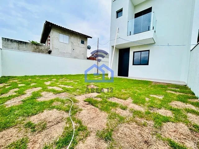 Sobrado com 180m² 2 quartos e 3 banheiros, à venda, no bairro Tarumã em Caraguatatuba