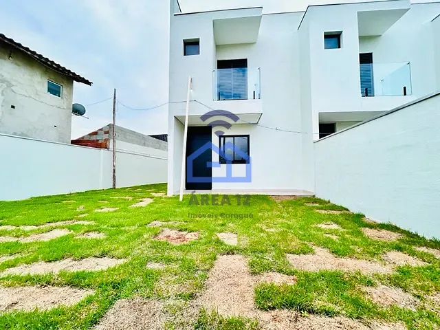 Sobrado com 180m² 2 quartos e 3 banheiros, à venda, no bairro Tarumã em Caraguatatuba