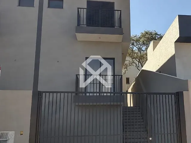 Sobrado com 104m² 2 quartos e 1 banheiro, à venda, no bairro Jardim Santo Antônio em Atibaia