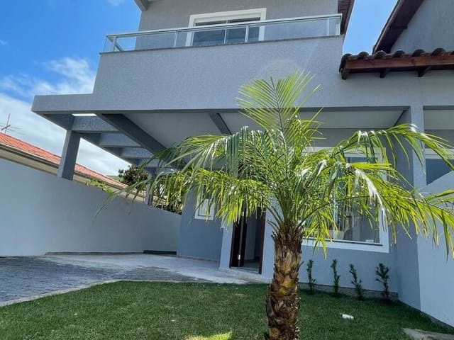Sobrado com 182m² 3 quartos e 3 banheiros, à venda, no bairro Ingleses do Rio Vermelho em Florianópolis