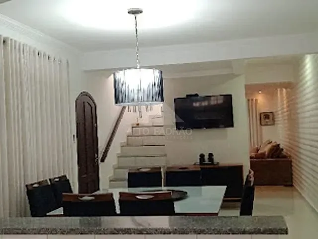 Sobrado com 125m² 3 quartos e 1 banheiro, à venda, no bairro Jardim Guapituba em Mauá