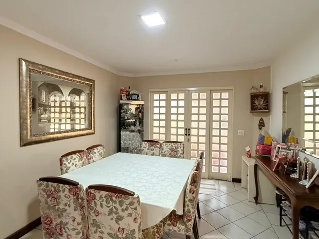 Sobrado com 252m² 3 quartos e 3 banheiros, à venda, no bairro Vila Giocondo Orsi em Campo Grande