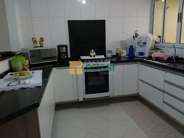Sobrado com 121m² 3 quartos e 3 banheiros, à venda, no bairro Jardim Santa Maria em Jacareí