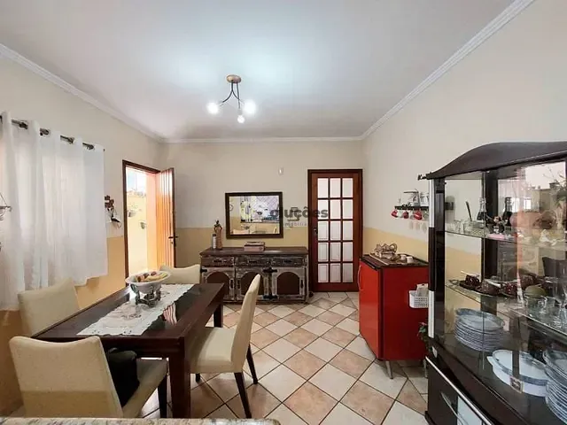 Sobrado com 240m² 4 quartos e 3 banheiros, à venda, no bairro Jardim Pinheiros em São Paulo