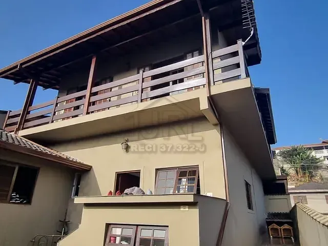 Sobrado com 270m² 4 quartos e 2 banheiros, à venda, no bairro Centro em Ribeirão Pires