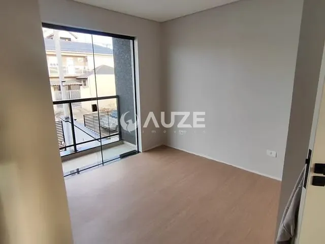 Sobrado com 127m² 3 quartos e 2 banheiros, à venda, no bairro Alto Boqueirão em Curitiba