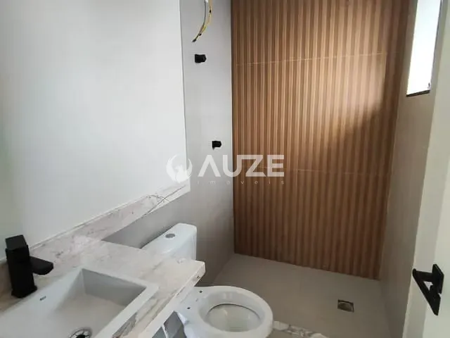 Sobrado com 127m² 3 quartos e 2 banheiros, à venda, no bairro Alto Boqueirão em Curitiba