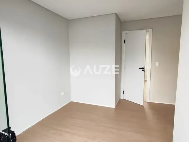 Sobrado com 127m² 3 quartos e 2 banheiros, à venda, no bairro Alto Boqueirão em Curitiba