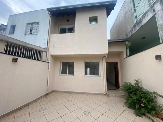Foto do Sobrado - Sobrado à venda em Mirandópolis – 4 dormitórios | 3 suítes | 2 vagas | 155m² | Edícula | Paulista Imóveis.