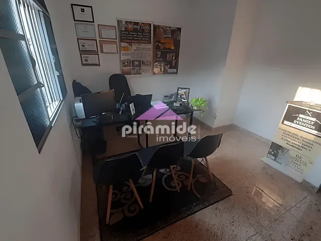Sobrado com 250m² 6 quartos e 4 banheiros, à venda, no bairro Jardim Bela Vista em São José dos Campos