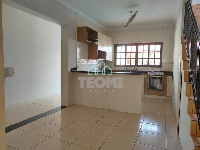 Sobrado com 180m² 4 quartos e 4 banheiros, à venda, no bairro Vila Albina em Taubaté