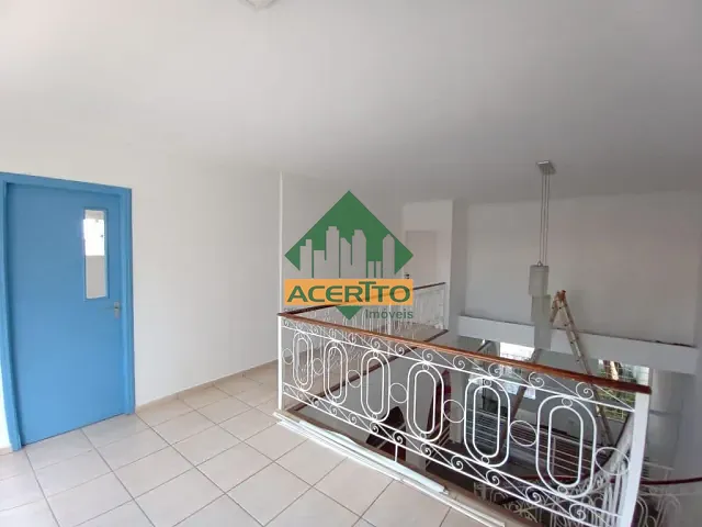 Sobrado com 640m² 4 quartos e 4 banheiros, à venda, no bairro Centro em Araçatuba