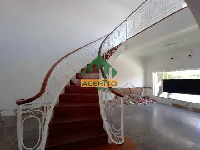 Sobrado com 640m² 4 quartos e 4 banheiros, à venda, no bairro Centro em Araçatuba