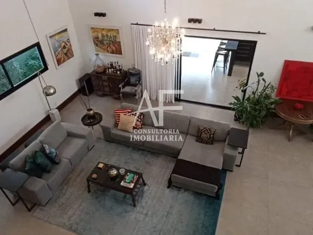 Sobrado com 478m² 4 quartos e 8 banheiros, à venda, no bairro Quiririm em Taubaté
