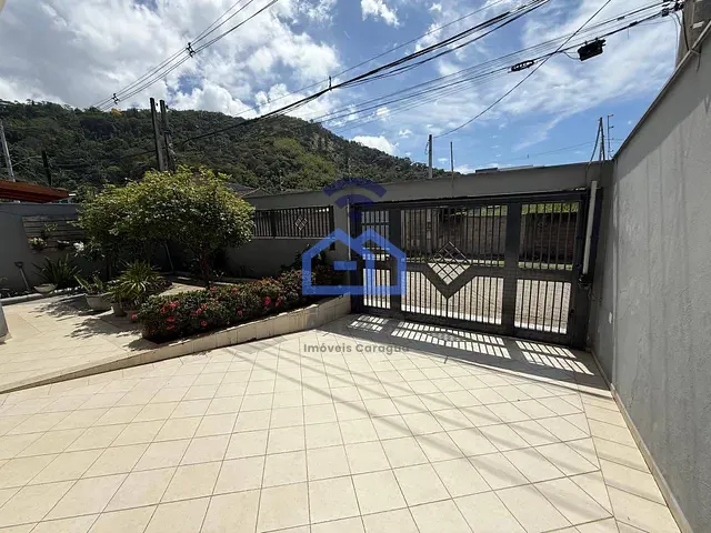 Casa com 290m² 4 quartos e 4 banheiros, à venda, no bairro Jardim Califórnia em Caraguatatuba
