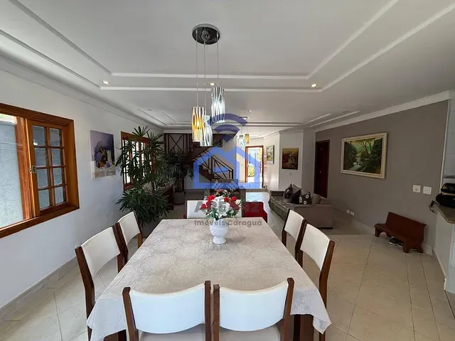 Casa com 290m² 4 quartos e 4 banheiros, à venda, no bairro Jardim Califórnia em Caraguatatuba