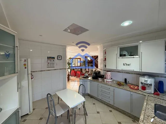 Casa com 290m² 4 quartos e 4 banheiros, à venda, no bairro Jardim Califórnia em Caraguatatuba