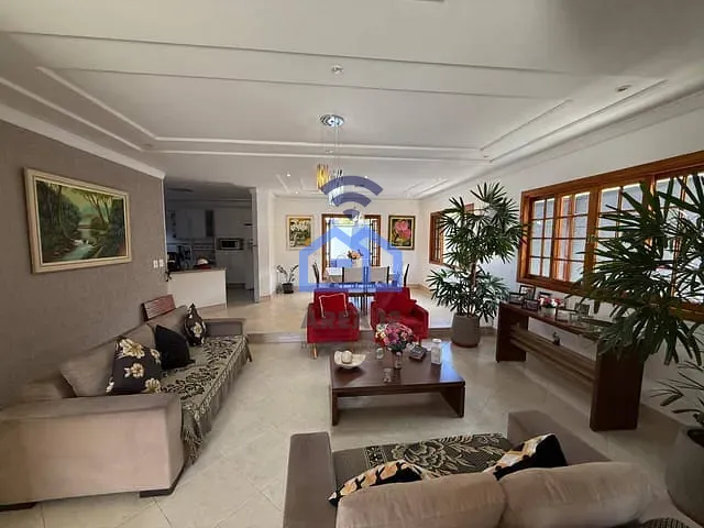 Casa com 290m² 4 quartos e 4 banheiros, à venda, no bairro Jardim Califórnia em Caraguatatuba