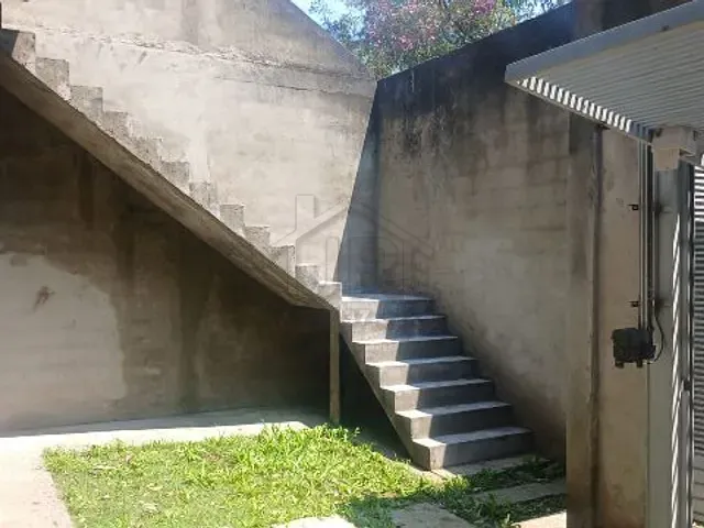 Sobrado 4 quartos e 2 banheiros, à venda, no bairro Centro em Ribeirão Pires