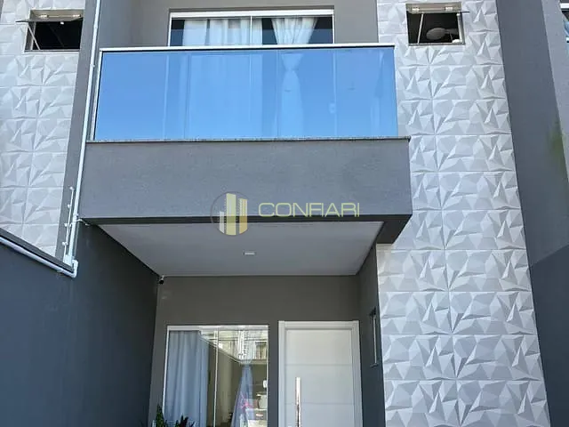 Sobrado com 110m² 2 quartos e 3 banheiros, à venda, no bairro Morretes em Itapema
