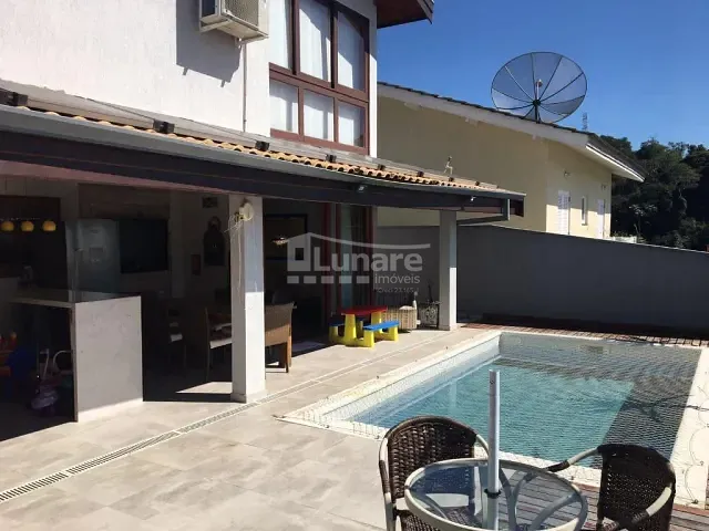 Sobrado com 312m² 3 quartos e 5 banheiros, à venda, no bairro Vila Oliveira em Mogi das Cruzes