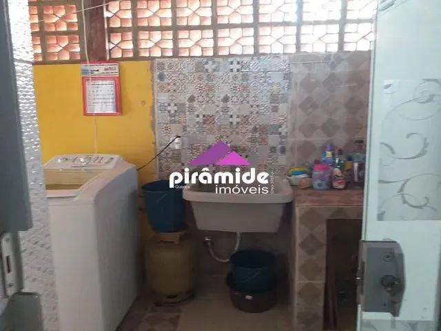 Sobrado com 175m² 2 quartos e 2 banheiros, à venda, no bairro Jardim do Sol em Caraguatatuba