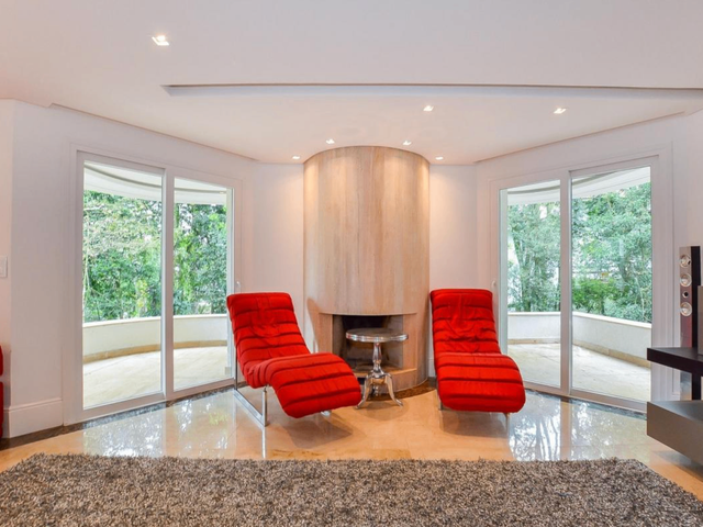 Casa com 2006m² 6 quartos e 10 banheiros, à venda, no bairro Cascatinha em Curitiba