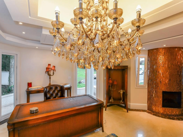 Casa com 2006m² 6 quartos e 10 banheiros, à venda, no bairro Cascatinha em Curitiba