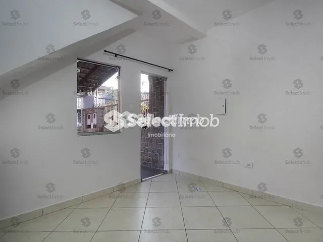 Sobrado com 201m² 5 quartos e 3 banheiros, à venda, no bairro Vila Noêmia em Mauá