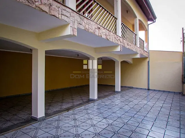 Sobrado com 360m² 3 quartos e 4 banheiros, à venda, no bairro Centro em Nova Odessa