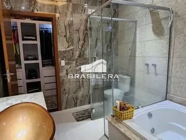 Sobrado com 360m² 5 quartos e 6 banheiros, à venda, no bairro Residencial Condomínio Jardim Veneza em Senador Canedo
