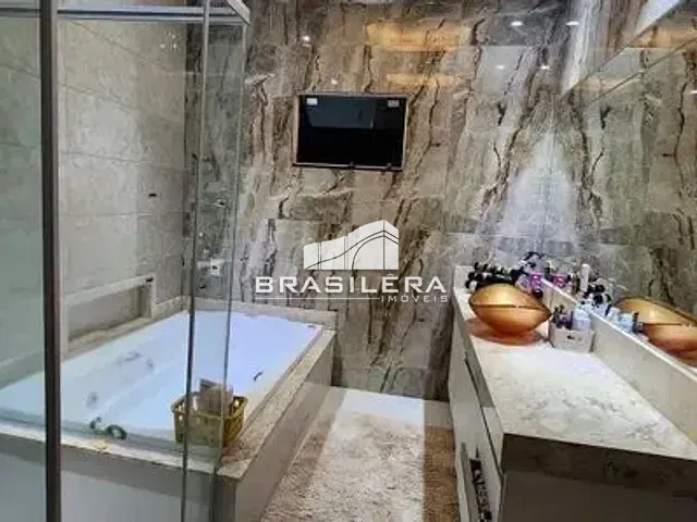 Sobrado com 360m² 5 quartos e 6 banheiros, à venda, no bairro Residencial Condomínio Jardim Veneza em Senador Canedo