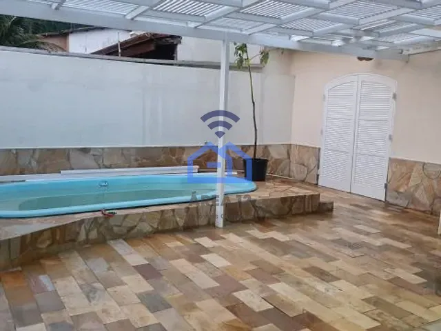 Casa com 286m² 3 quartos e 3 banheiros, à venda, no bairro Jardim Califórnia em Caraguatatuba