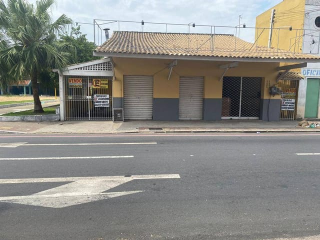 Sobrado 5 quartos e 3 banheiros, à venda, no bairro Centro em Campos dos Goytacazes