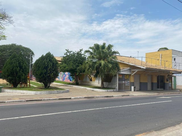 Sobrado 5 quartos e 3 banheiros, à venda, no bairro Centro em Campos dos Goytacazes