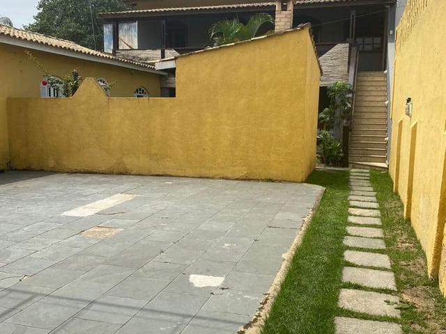 Sobrado 5 quartos e 3 banheiros, à venda, no bairro Centro em Campos dos Goytacazes