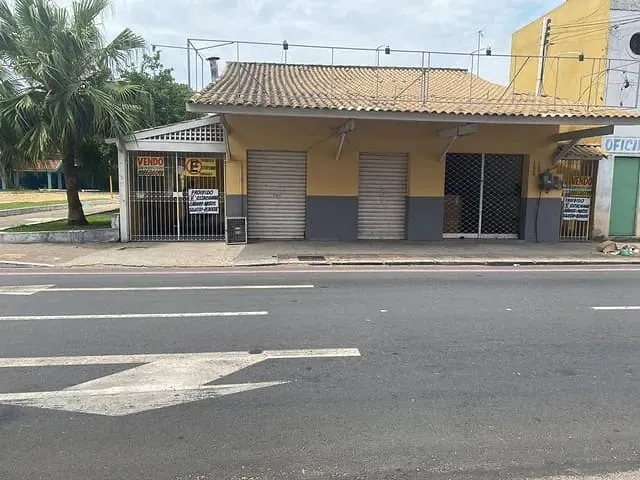 Sobrado 5 quartos e 3 banheiros, à venda, no bairro Centro em Campos dos Goytacazes