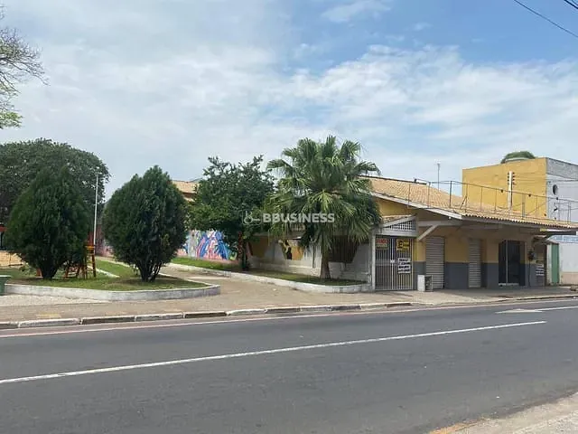 Sobrado 5 quartos e 3 banheiros, à venda, no bairro Centro em Campos dos Goytacazes